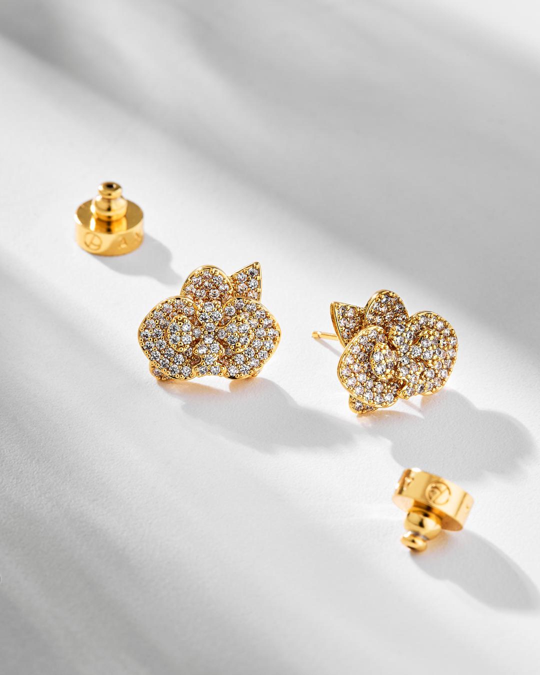 Brinco Orquidea Cravejada