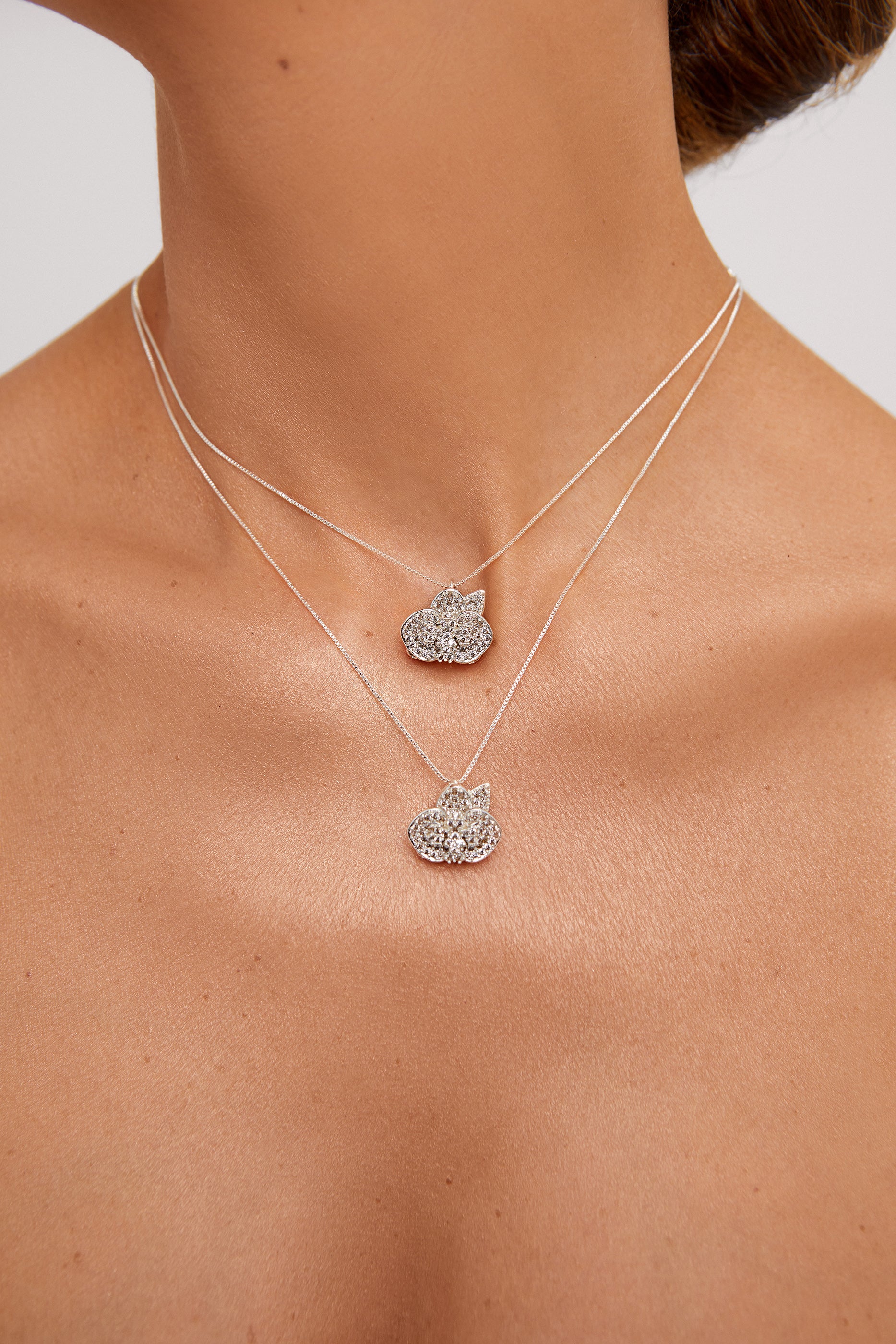 Colar Orquidea Cravejado