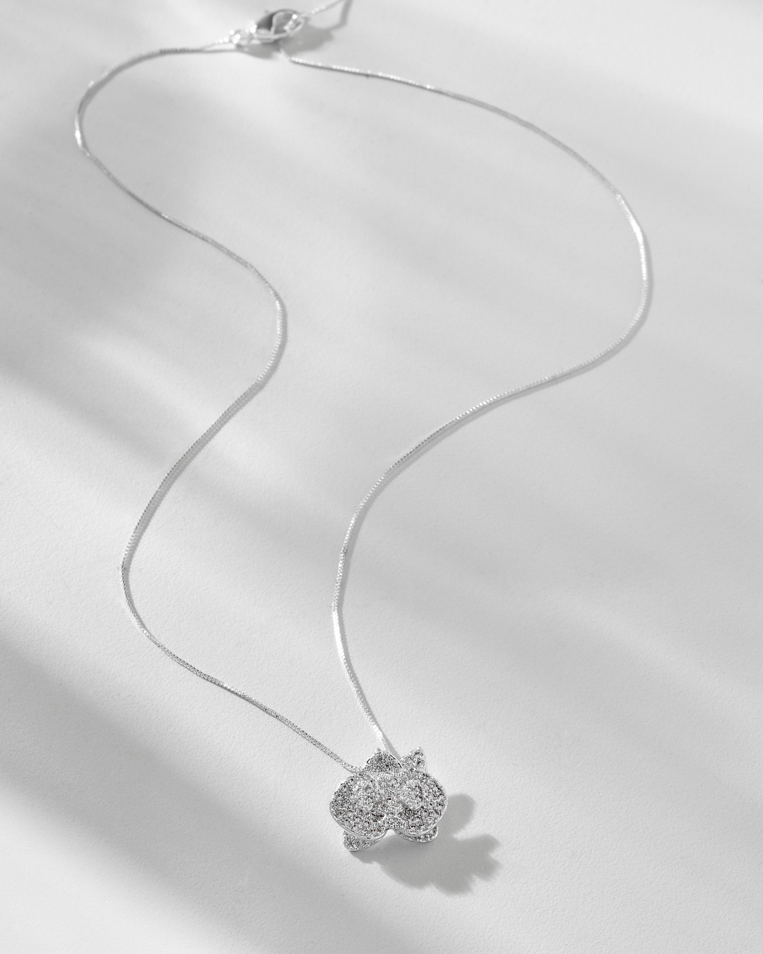 Colar Orquidea Cravejado
