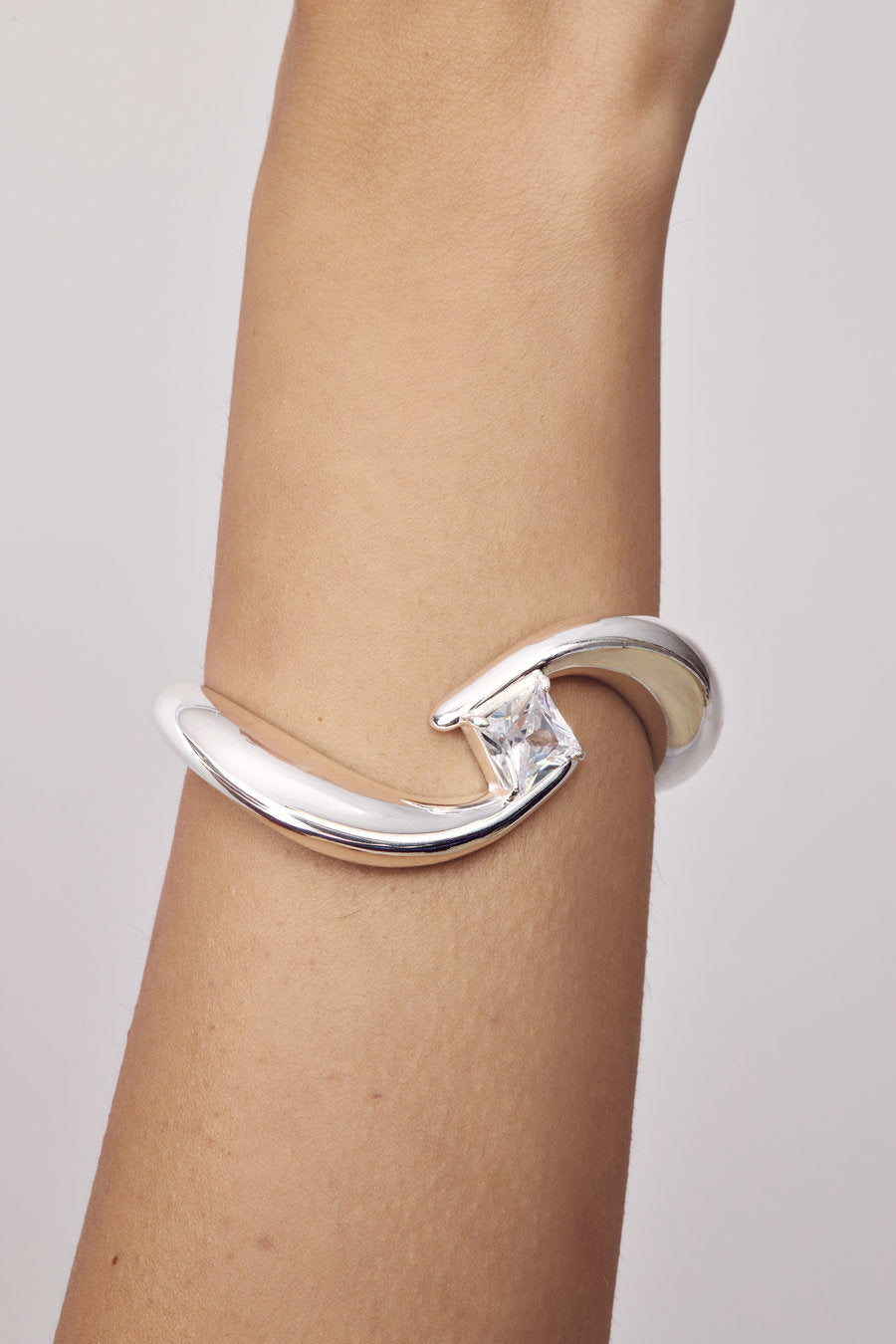 Bracelete Splendore em metal nobre com banho ouro 18k e cristal austríaco – acabamento polido