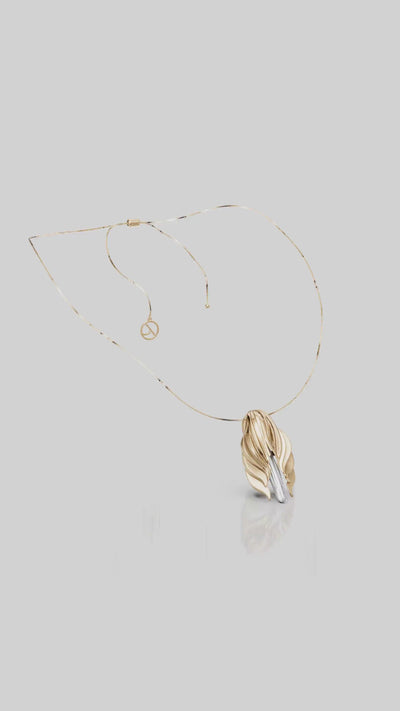 Colar Vivaz com contraste dourado e prata – pingente polido e corrente ajustável